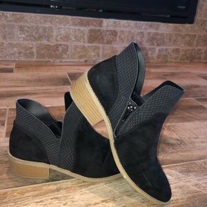 American Eagle Booties